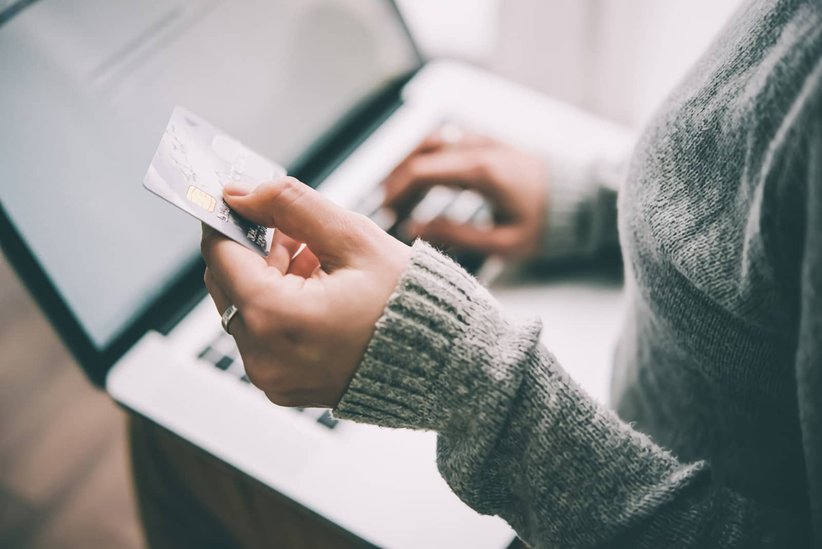 The pros and cons of credit cards